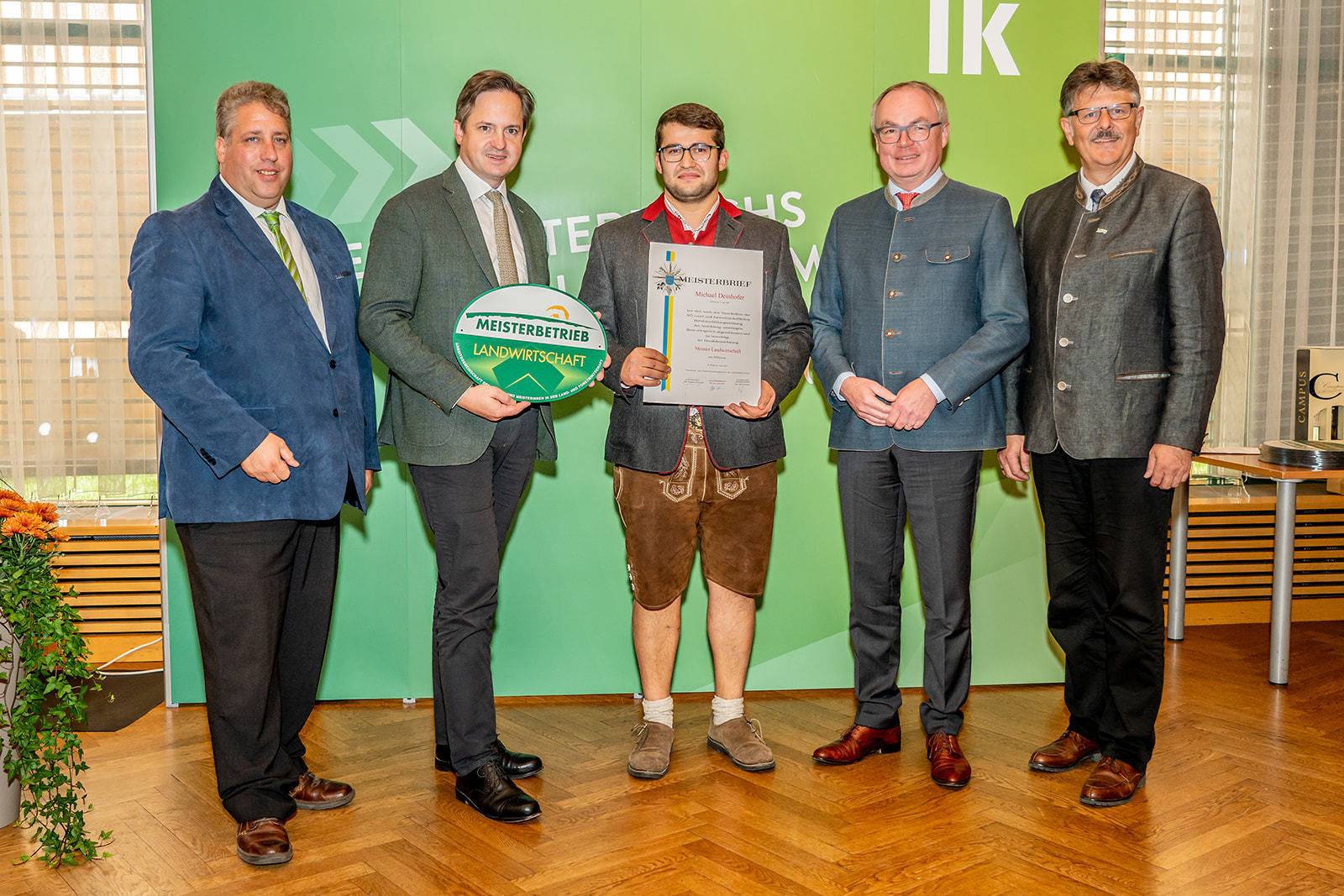 111 neue niederösterreichische Meister der Land- und Forstwirtschaft bei der Meisterbriefverleihung ausgezeichnet © Georg Pomassl/LK Niederösterreich 111 neue niederösterreichische Meister der Land- und Forstwirtschaft bei der Meisterbriefverleihung ausgezeichnet © Georg Pomassl/LK Niederösterreich