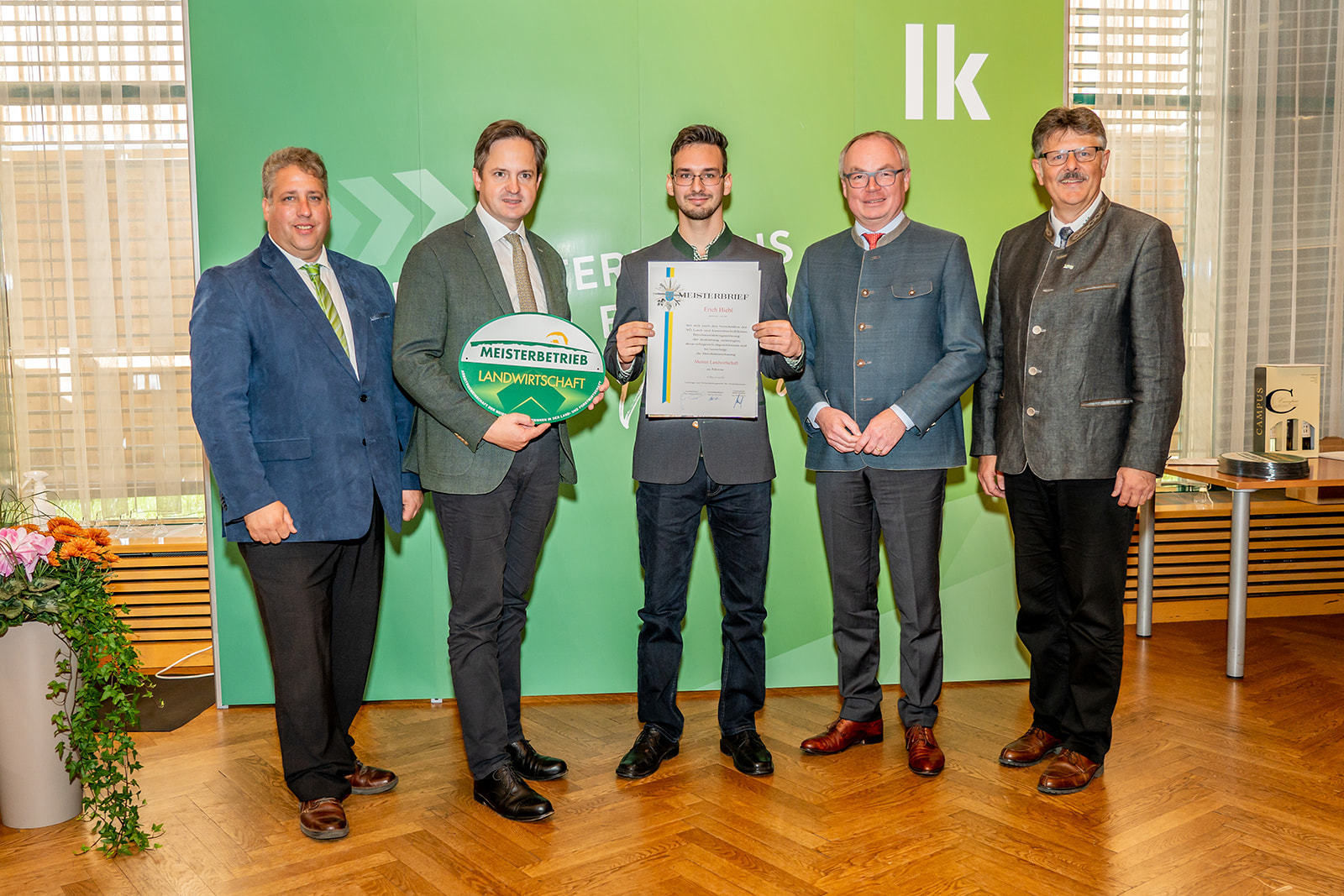 111 neue niederösterreichische Meister der Land- und Forstwirtschaft bei der Meisterbriefverleihung ausgezeichnet © Georg Pomassl/LK Niederösterreich 111 neue niederösterreichische Meister der Land- und Forstwirtschaft bei der Meisterbriefverleihung ausgezeichnet © Georg Pomassl/LK Niederösterreich