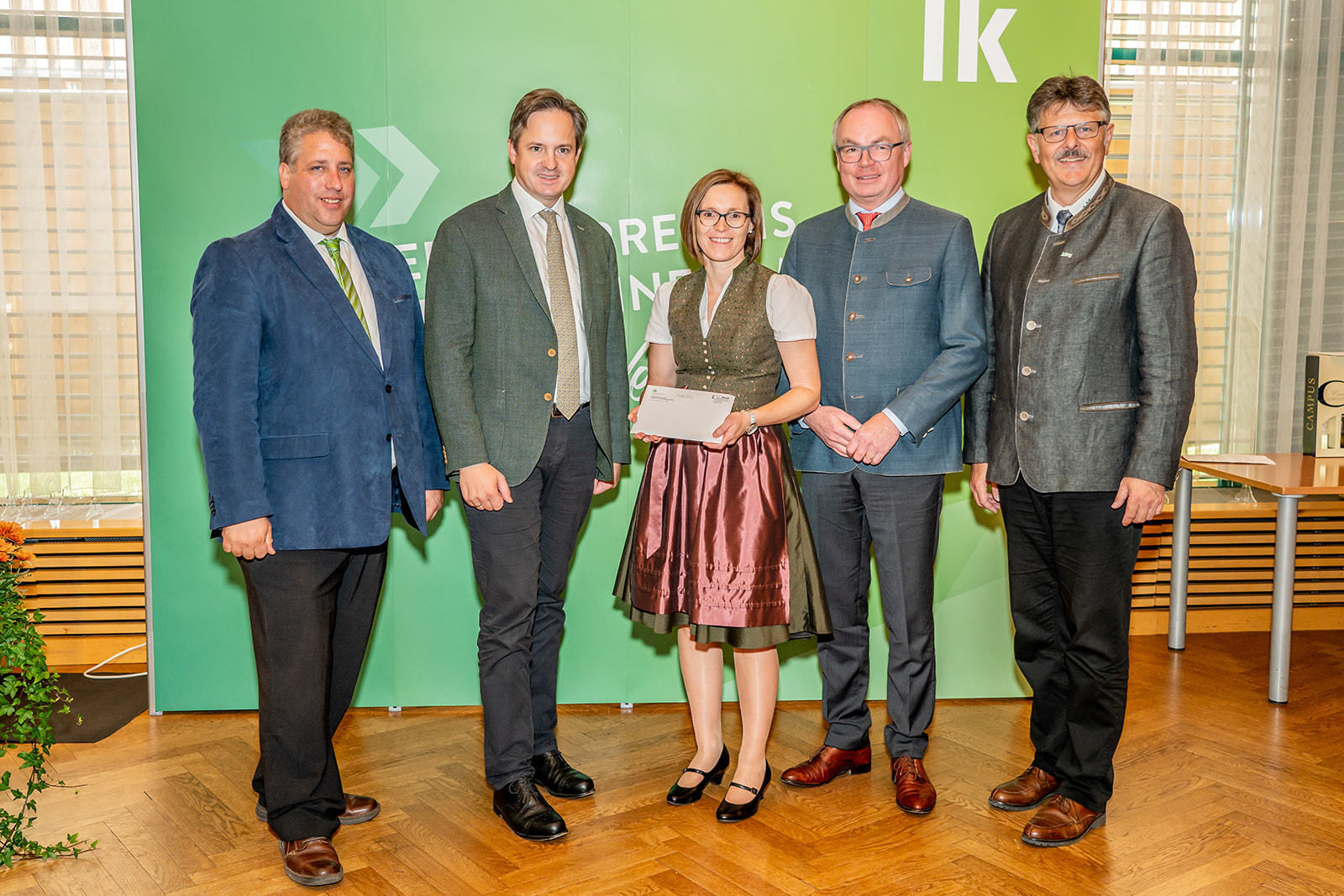 111 neue niederösterreichische Meister der Land- und Forstwirtschaft bei der Meisterbriefverleihung ausgezeichnet © Georg Pomassl/LK Niederösterreich 111 neue niederösterreichische Meister der Land- und Forstwirtschaft bei der Meisterbriefverleihung ausgezeichnet © Georg Pomassl/LK Niederösterreich