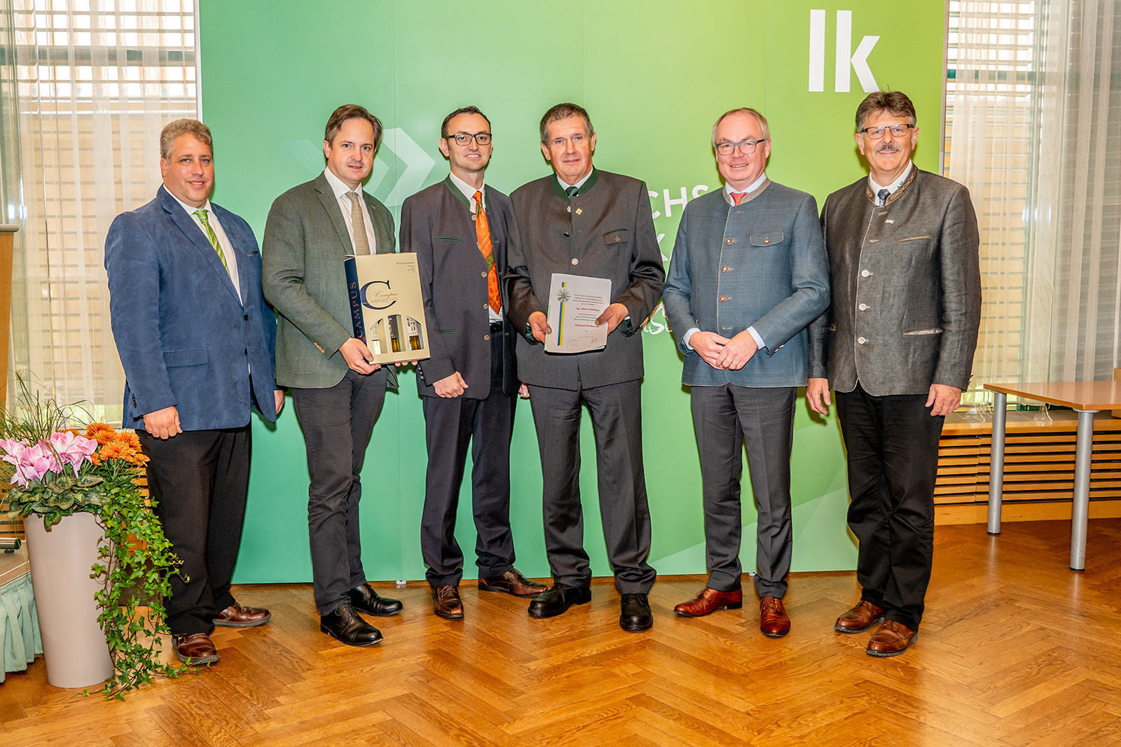 111 neue niederösterreichische Meister der Land- und Forstwirtschaft bei der Meisterbriefverleihung ausgezeichnet © Georg Pomassl/LK Niederösterreich 111 neue niederösterreichische Meister der Land- und Forstwirtschaft bei der Meisterbriefverleihung ausgezeichnet © Georg Pomassl/LK Niederösterreich