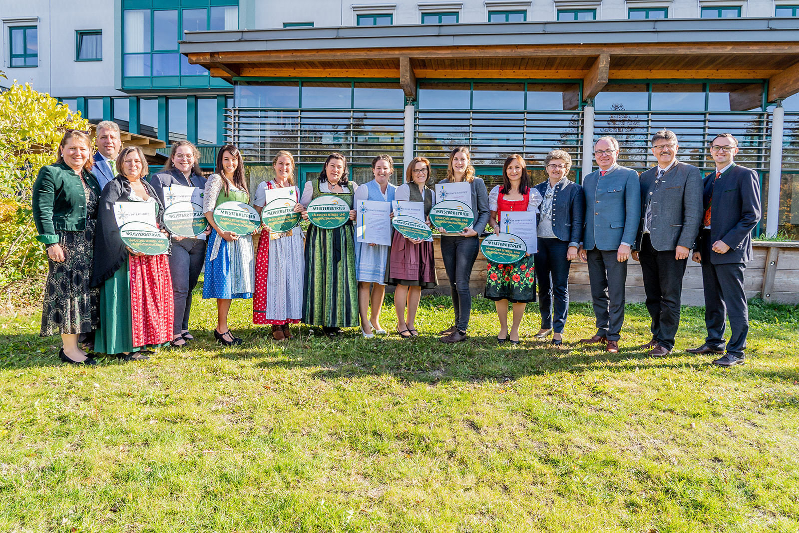 111 neue niederösterreichische Meister der Land- und Forstwirtschaft bei der Meisterbriefverleihung ausgezeichnet © Georg Pomassl/LK Niederösterreich 111 neue niederösterreichische Meister der Land- und Forstwirtschaft bei der Meisterbriefverleihung ausgezeichnet © Georg Pomassl/LK Niederösterreich