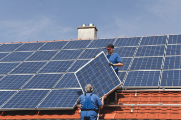 So werden PV-Anlagen und Speicher gefördert.png © Adobe Stock/Lohrbach So werden PV-Anlagen und Speicher gefördert.png © Adobe Stock/Lohrbach