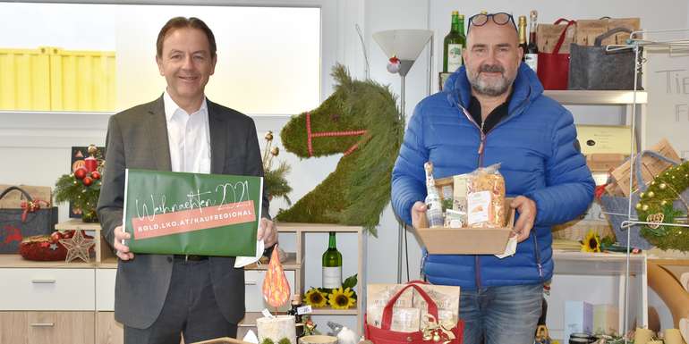 kaufregional zu weihnachten-nikolaus berlakovich und dietmar neubauer(c)kaiser-lkburgenland.jpg © Kaiser/LK Burgenland kaufregional zu weihnachten-nikolaus berlakovich und dietmar neubauer(c)kaiser-lkburgenland.jpg © Kaiser/LK Burgenland