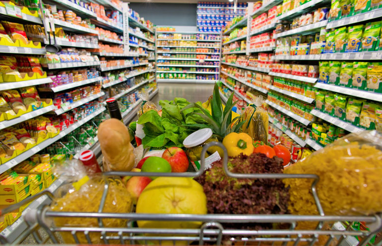 166086_Einkaufswagen_in_einem_Supermarkt.jpg © BilderBox.com 166086_Einkaufswagen_in_einem_Supermarkt.jpg © BilderBox.com