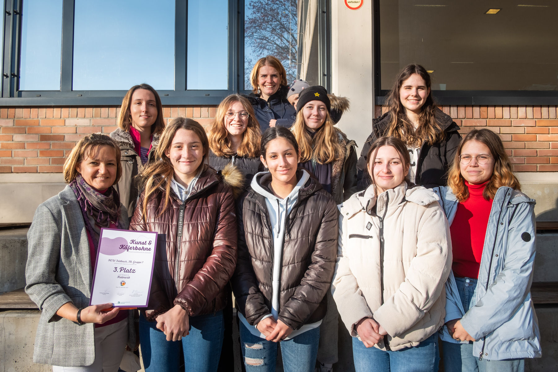 Die Schülerinnen der 3B der HLW Feldbach belegten Platz 3 mit ihrem Käferbohnenmehl © LK-Stmk/Alexander Danner