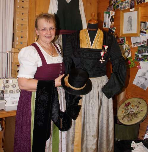 sb04 tracht barbara1.jpg