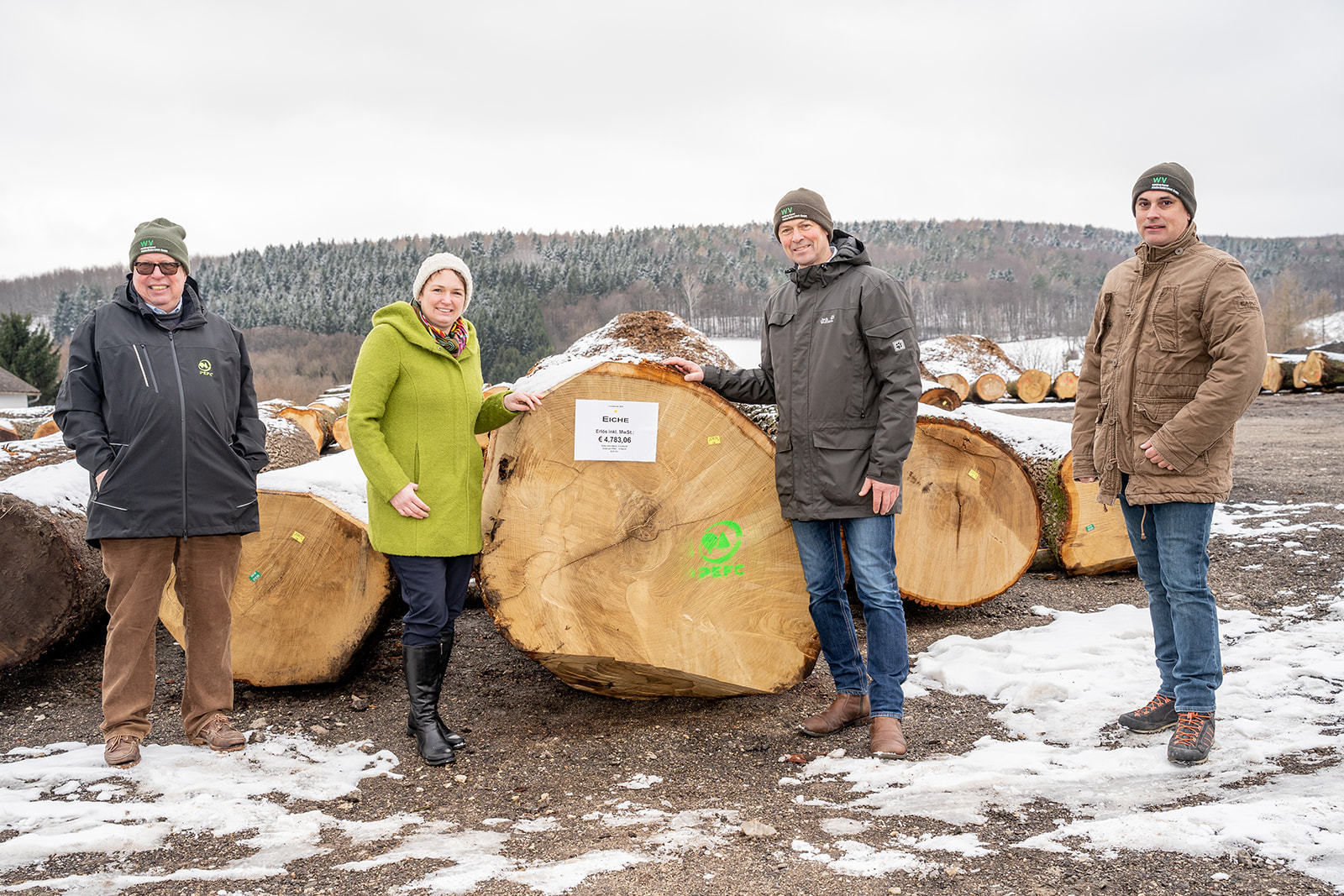 20. Wertholzversteigerung in Heiligenkreuz war ein voller Erfolg © Georg Pomassl 20. Wertholzversteigerung in Heiligenkreuz war ein voller Erfolg © Georg Pomassl