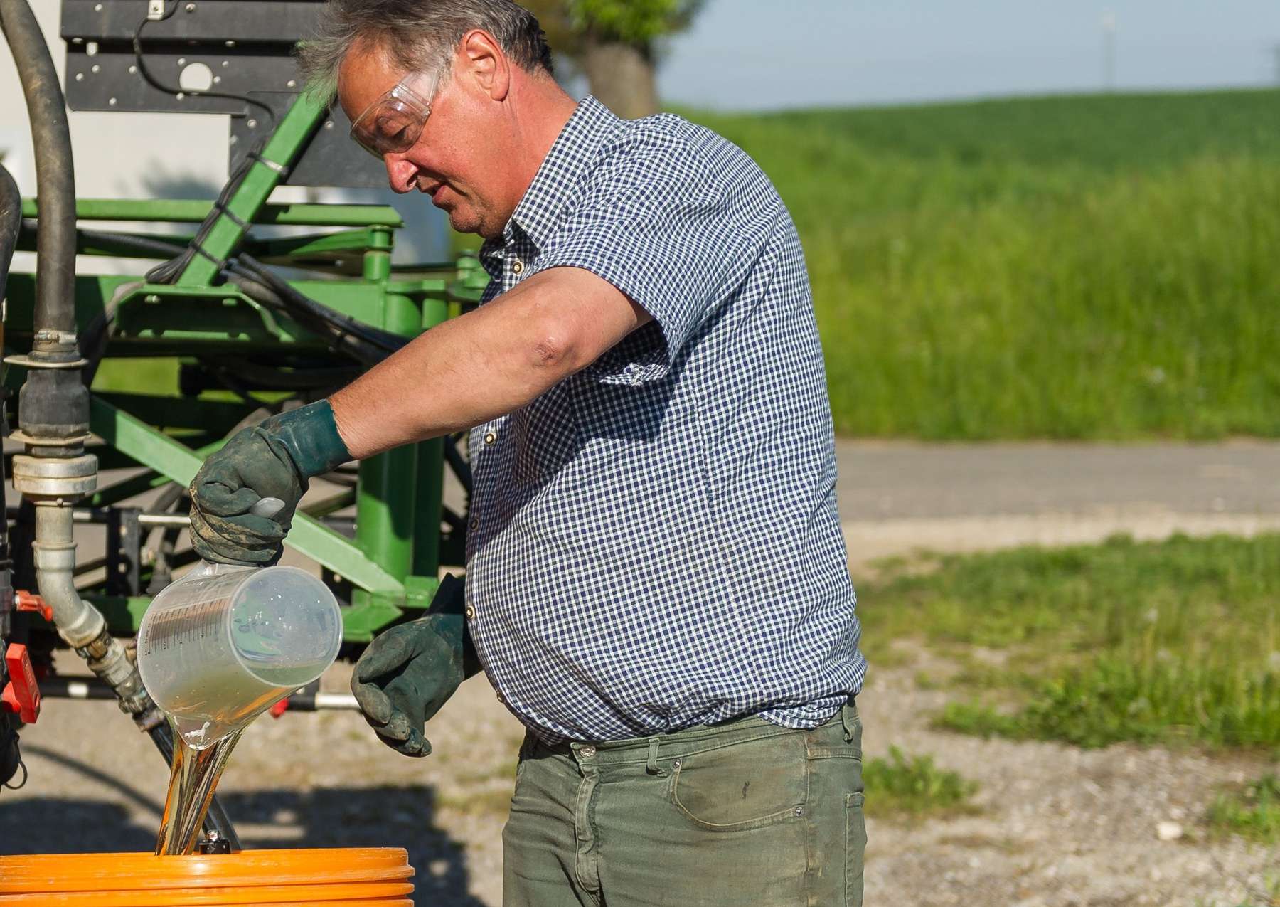 Feldspritzenüberprüfung.jpg © agrarfoto Feldspritzenüberprüfung.jpg © agrarfoto