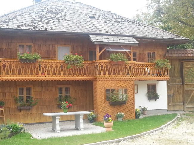 Altes Holzhaus 1.jpg Altes Holzhaus 1.jpg