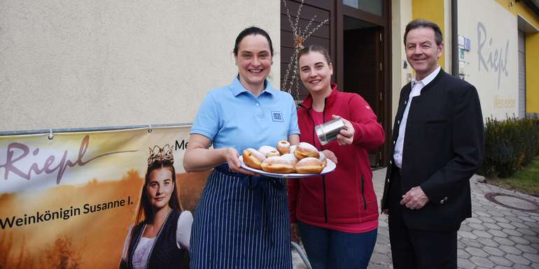 Selbstgemacht Bauernkrapfen schmecken hervorragend (c) kaiser-lkburgenland.jpg Selbstgemacht Bauernkrapfen schmecken hervorragend (c) kaiser-lkburgenland.jpg