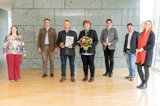 Goldener Erdapfel 2022 an beste Erdäpfelbäuerinnen und Bauern Österreichs verliehen.