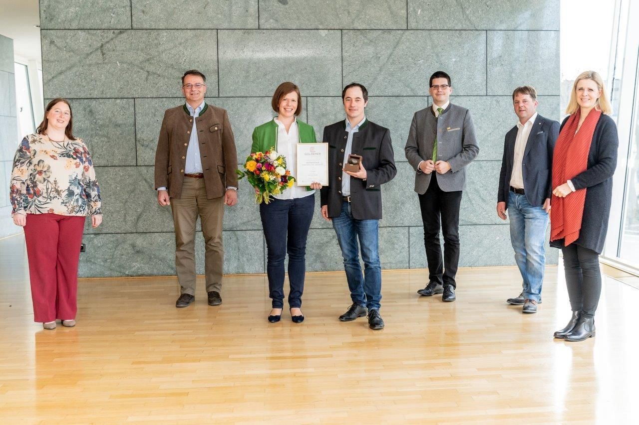 Goldener Erdapfel 2022 an beste Erdäpfelbäuerinnen und Bauern Österreichs verliehen.