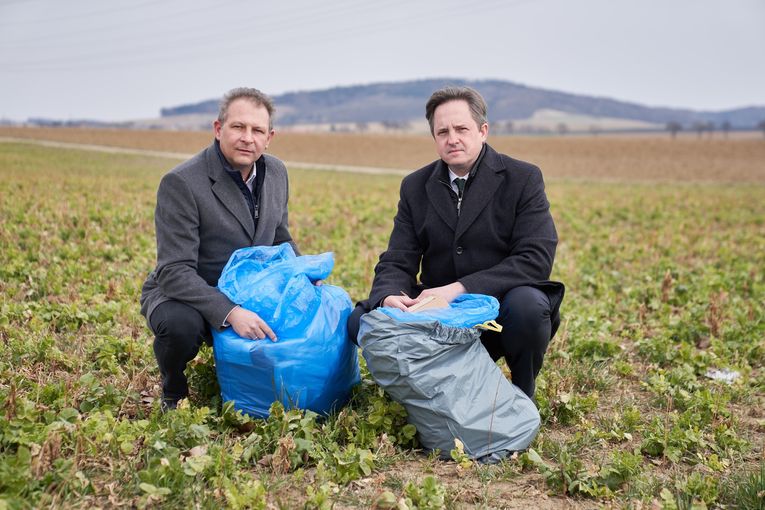 Littering verschmutzt die Natur, verunreinigt Futtermittel für Tiere und stellt eine Gefahr für uns alle dar. © Philipp Monihart/LK Niederösterreich