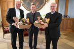 Osterkorbübergabe.jpg Osterkorbübergabe.jpg