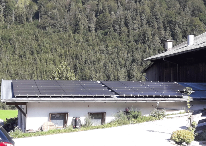 Haus Dach Photovoltaik © Peter Schiessling