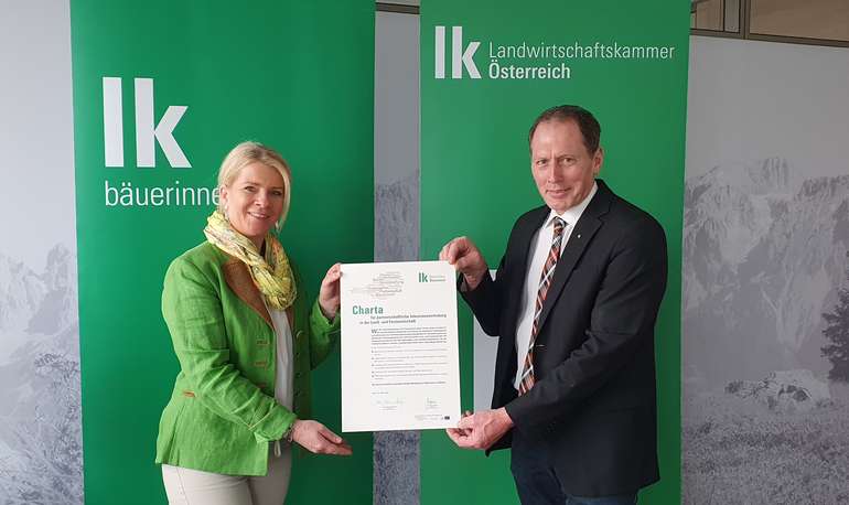 Charta-Unterzeichung Moosbrugger Neumann-Hartberger2