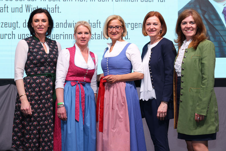 Bundesbäuerinnentag 2022 - Länderabend © Arbeitsgemeinschaft Österreichische Bäuerinnen/APA-Fotoservice/Schedl Bundesbäuerinnentag 2022 - Länderabend © Arbeitsgemeinschaft Österreichische Bäuerinnen/APA-Fotoservice/Schedl