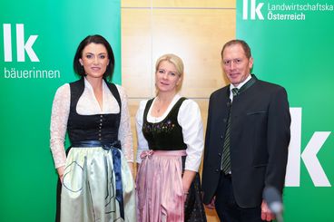 Bundesbäuerinnentag 2022 machte im niederösterreichischen Vösendorf Station © Arbeitsgemeinschaft Österreichische Bäuerinnen/APA-Fotoservice/Schedl Bundesbäuerinnentag 2022 machte im niederösterreichischen Vösendorf Station © Arbeitsgemeinschaft Österreichische Bäuerinnen/APA-Fotoservice/Schedl