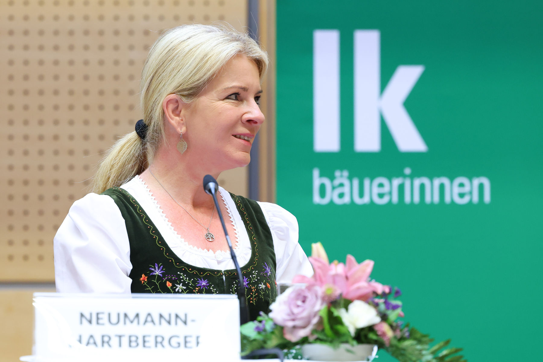 Bundesbäuerinnentag 2022 machte im niederösterreichischen Vösendorf Station © Arbeitsgemeinschaft Österreichische Bäuerinnen/APA-Fotoservice/Schedl Bundesbäuerinnentag 2022 machte im niederösterreichischen Vösendorf Station © Arbeitsgemeinschaft Österreichische Bäuerinnen/APA-Fotoservice/Schedl