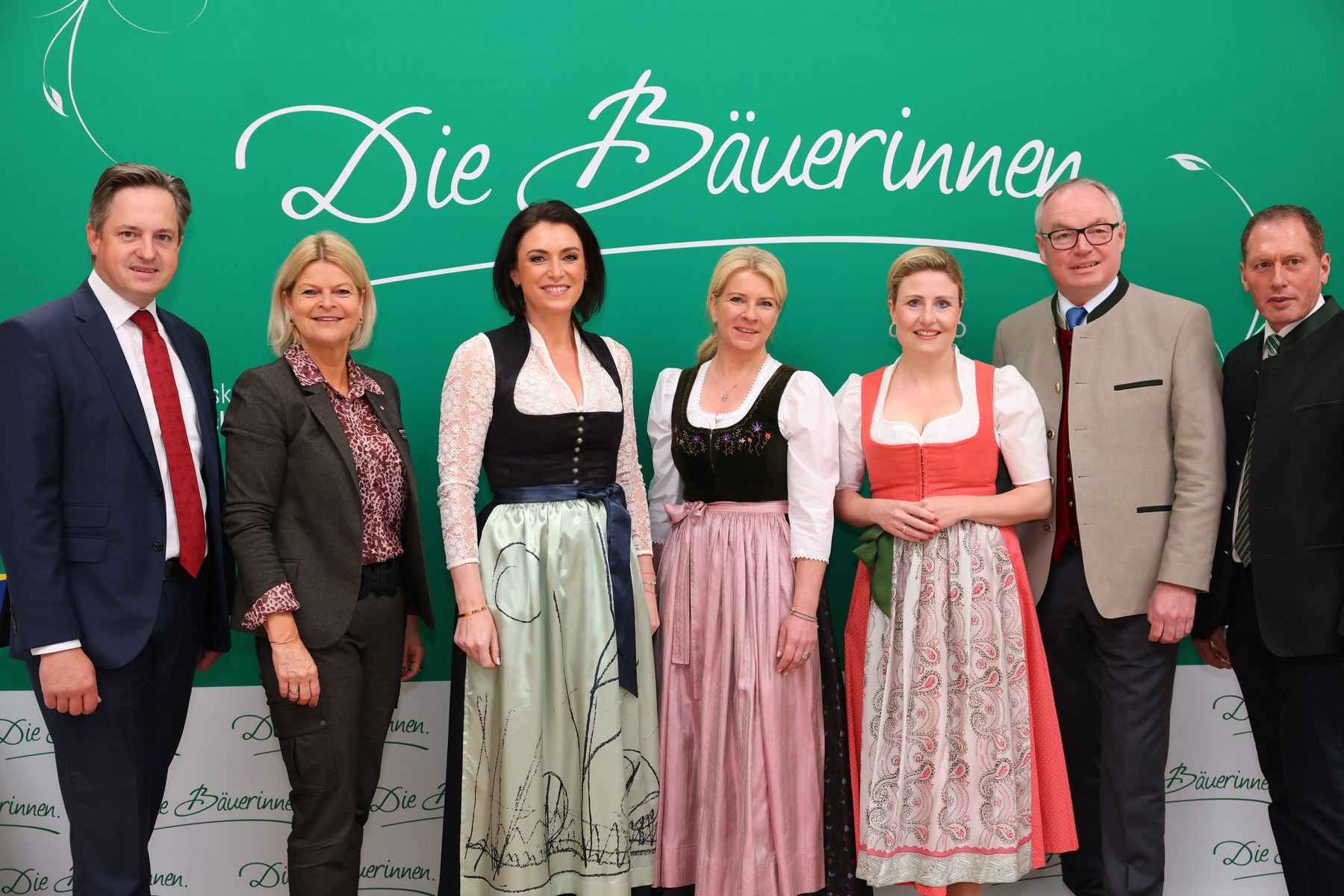 Bundesbäuerinnentag 2022 machte im niederösterreichischen Vösendorf Station © Arbeitsgemeinschaft Österreichische Bäuerinnen/APA-Fotoservice/Schedl Bundesbäuerinnentag 2022 machte im niederösterreichischen Vösendorf Station © Arbeitsgemeinschaft Österreichische Bäuerinnen/APA-Fotoservice/Schedl