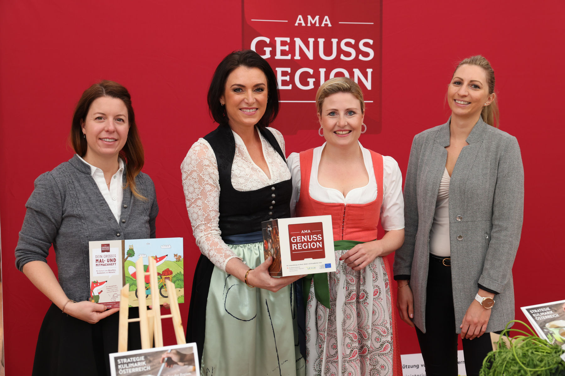 Bundesbäuerinnentag 2022 machte im niederösterreichischen Vösendorf Station © Arbeitsgemeinschaft Österreichische Bäuerinnen/APA-Fotoservice/Schedl Bundesbäuerinnentag 2022 machte im niederösterreichischen Vösendorf Station © Arbeitsgemeinschaft Österreichische Bäuerinnen/APA-Fotoservice/Schedl