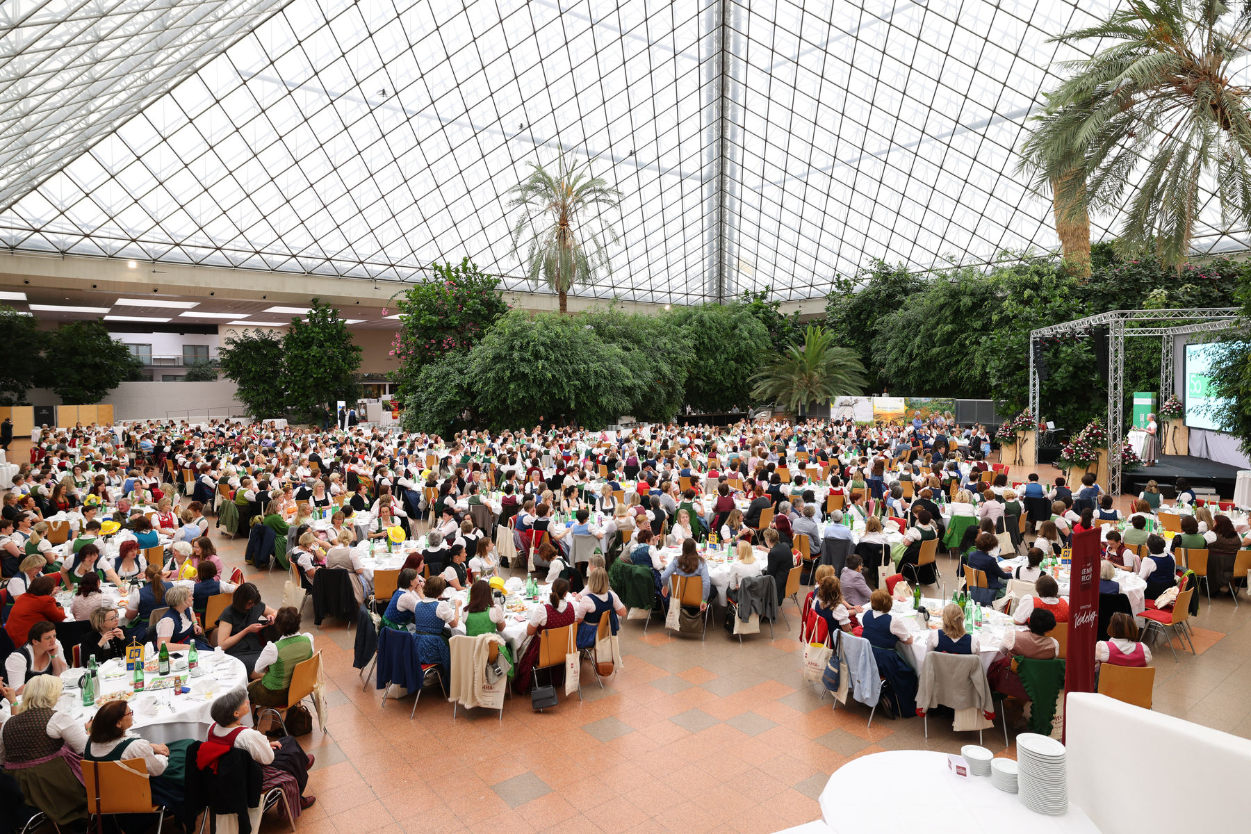 Bundesbäuerinnentag 2022 machte im niederösterreichischen Vösendorf Station © Arbeitsgemeinschaft Österreichische Bäuerinnen/APA-Fotoservice/Schedl Bundesbäuerinnentag 2022 machte im niederösterreichischen Vösendorf Station © Arbeitsgemeinschaft Österreichische Bäuerinnen/APA-Fotoservice/Schedl