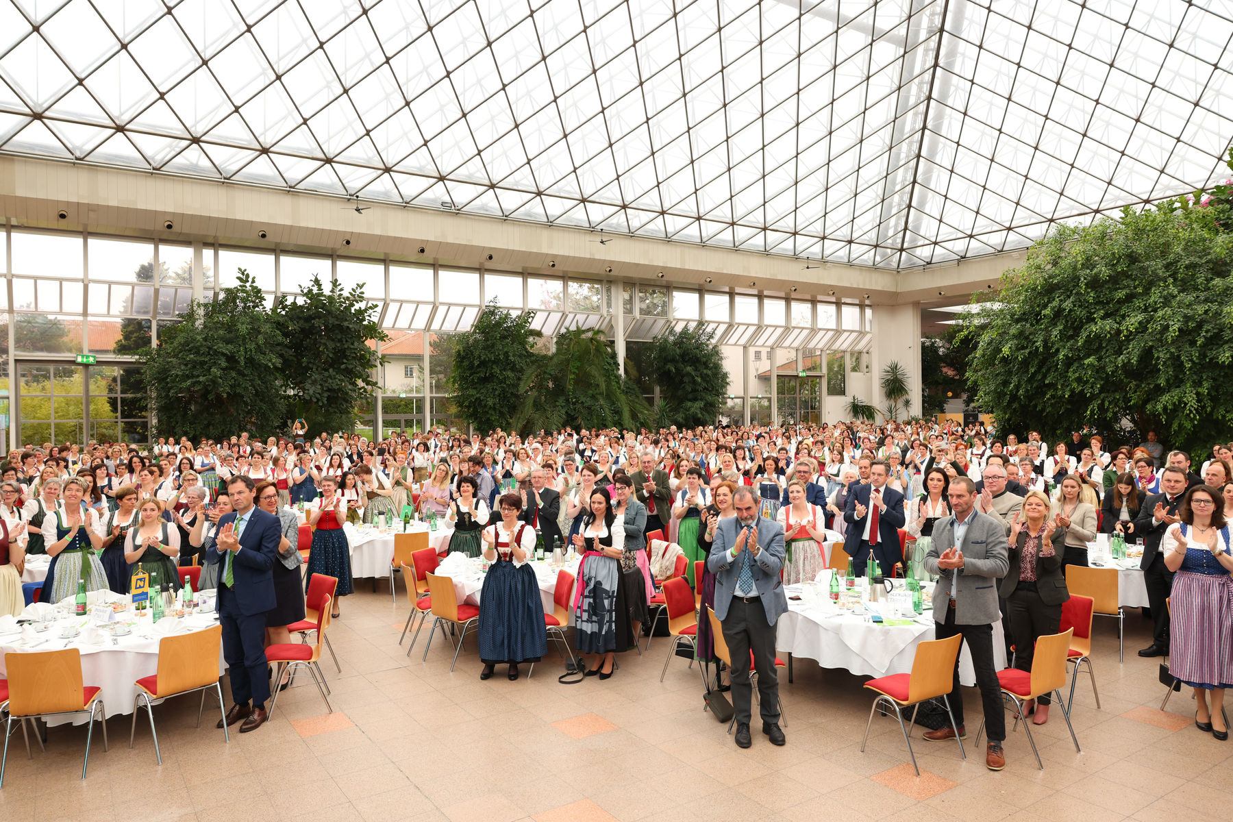 Bundesbäuerinnentag 2022 machte im niederösterreichischen Vösendorf Station © Arbeitsgemeinschaft Österreichische Bäuerinnen/APA-Fotoservice/Schedl Bundesbäuerinnentag 2022 machte im niederösterreichischen Vösendorf Station © Arbeitsgemeinschaft Österreichische Bäuerinnen/APA-Fotoservice/Schedl