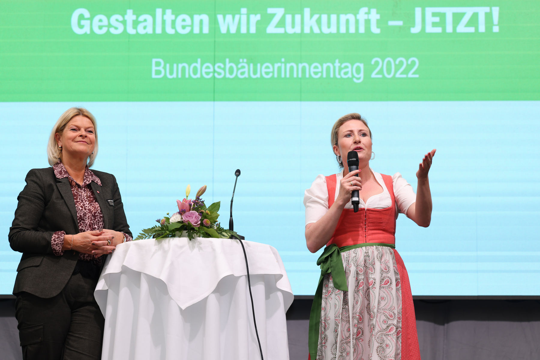 Bundesbäuerinnentag 2022 machte im niederösterreichischen Vösendorf Station © Arbeitsgemeinschaft Österreichische Bäuerinnen/APA-Fotoservice/Schedl Bundesbäuerinnentag 2022 machte im niederösterreichischen Vösendorf Station © Arbeitsgemeinschaft Österreichische Bäuerinnen/APA-Fotoservice/Schedl