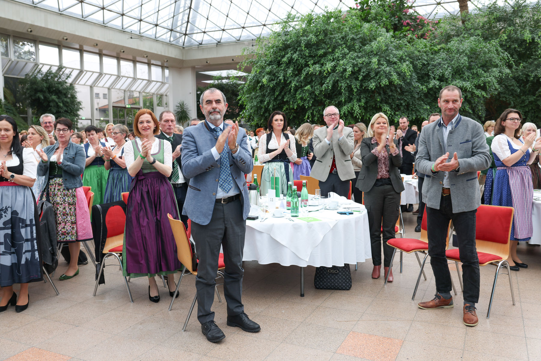 Bundesbäuerinnentag 2022 machte im niederösterreichischen Vösendorf Station © Arbeitsgemeinschaft Österreichische Bäuerinnen/APA-Fotoservice/Schedl Bundesbäuerinnentag 2022 machte im niederösterreichischen Vösendorf Station © Arbeitsgemeinschaft Österreichische Bäuerinnen/APA-Fotoservice/Schedl