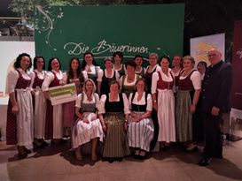 Bearbeitet PC Gruppe NK.jpg Bearbeitet PC Gruppe NK.jpg