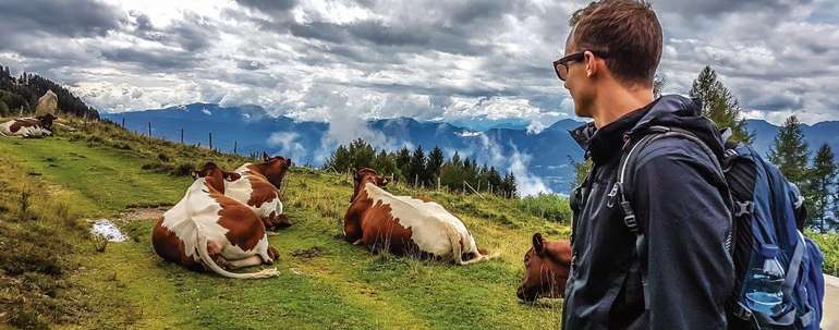 Alp- und Weidegebiete, in denen der unbeaufsichtigte Weidegang nach altem Herkommen üblich ist, können von der Beaufsichtigungspflicht ausgenommen werden.