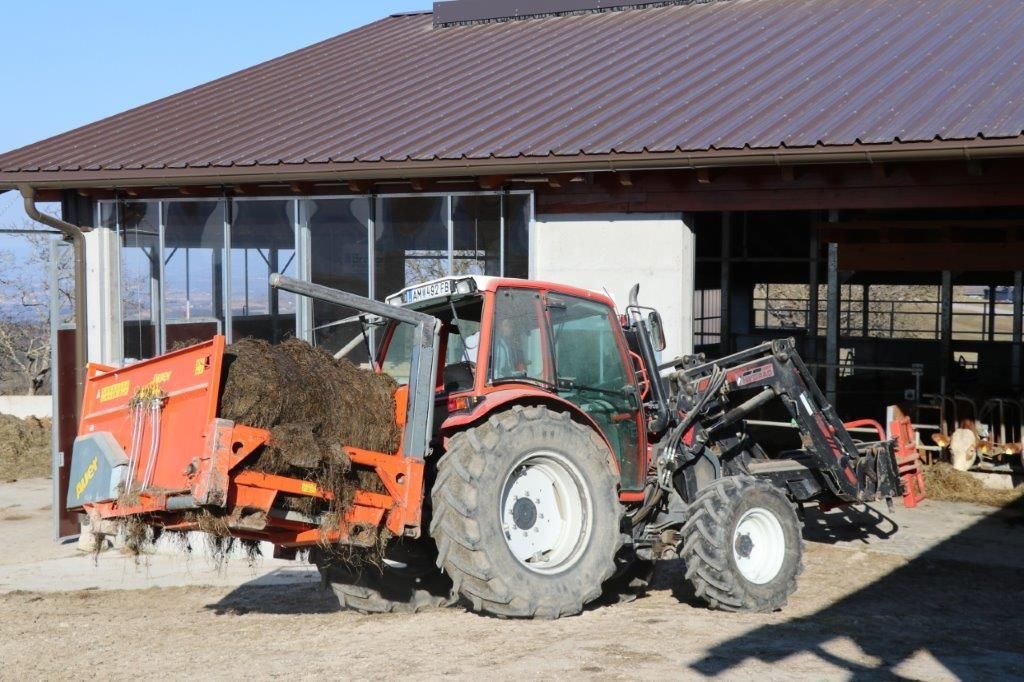 Am Tag des ersten Lockdowns, am 14. März 2020, starteten Raimund und Maria Helm mit dem Stallzubau. Im November 2020 sind die Kühe eingezogen. Hier ein Making-of. © Paula Pöchlauer-Kozel/LK Niederösterreich Am Tag des ersten Lockdowns, am 14. März 2020, starteten Raimund und Maria Helm mit dem Stallzubau. Im November 2020 sind die Kühe eingezogen. Hier ein Making-of. © Paula Pöchlauer-Kozel/LK Niederösterreich