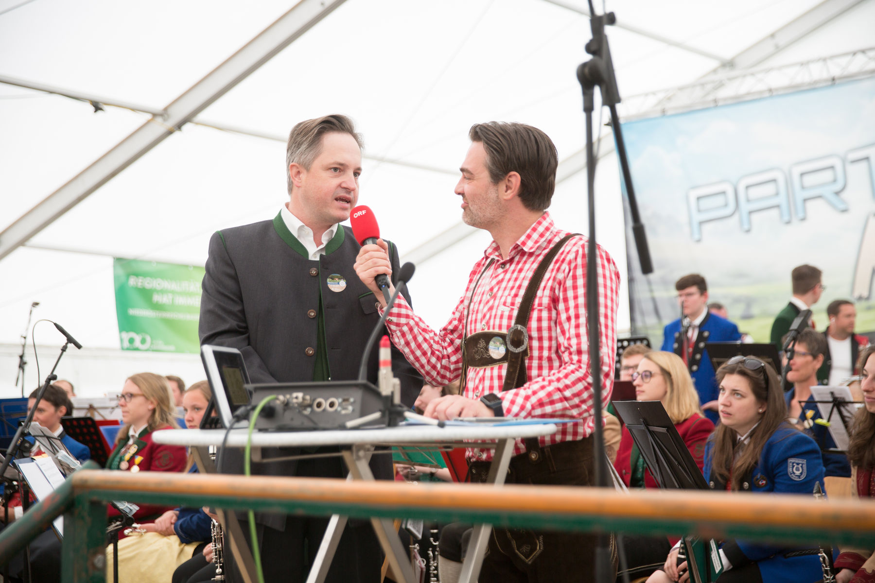 Rinderschau_Frühschoppen_Schmuckenschlager-1440_BBK Melk/Derfler.jpg © BBK Melk/Derfler Rinderschau_Frühschoppen_Schmuckenschlager-1440_BBK Melk/Derfler.jpg © BBK Melk/Derfler