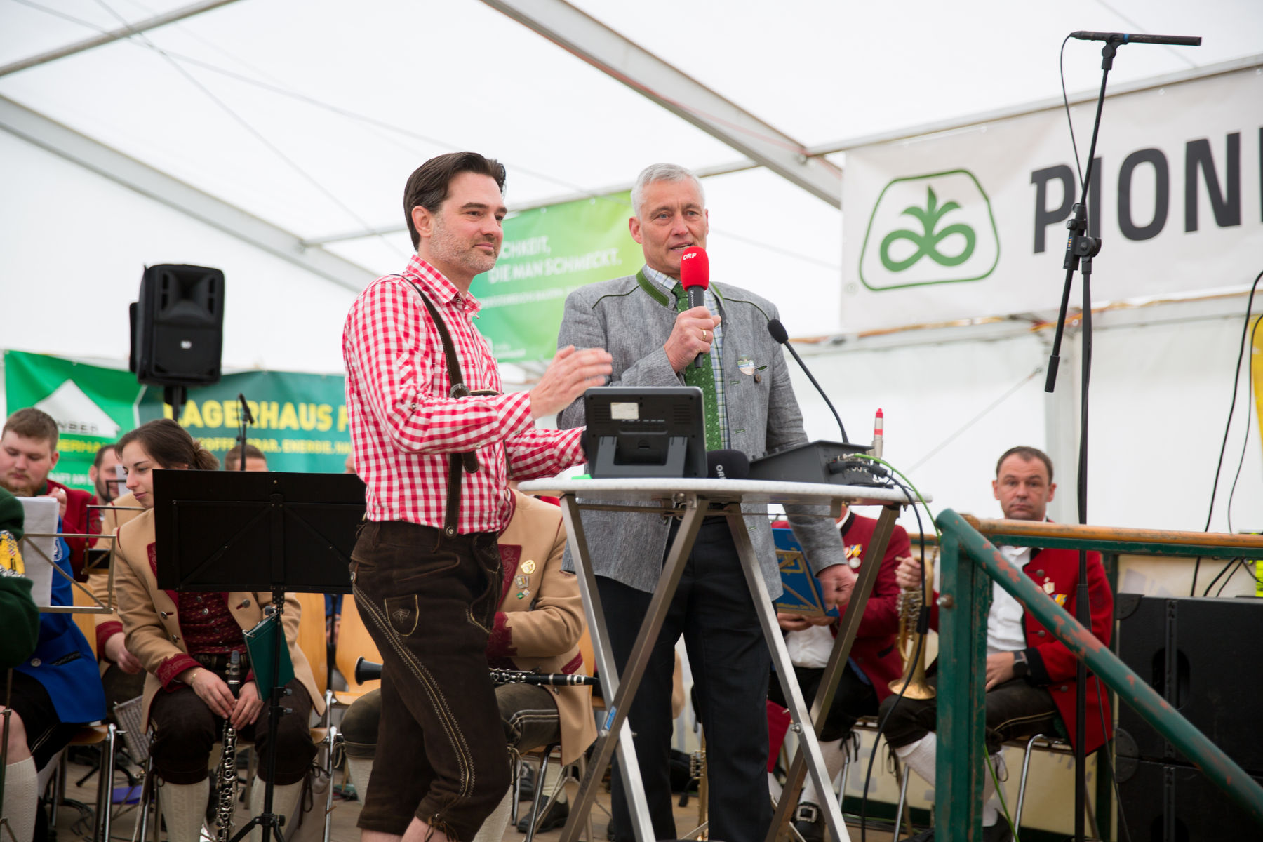 Rinderschau_Frühschoppen_Höfer-1411_BBK_Melk/Derfler.jpg © BBK Melk/Derfler Rinderschau_Frühschoppen_Höfer-1411_BBK_Melk/Derfler.jpg © BBK Melk/Derfler