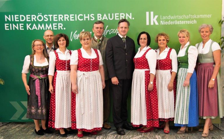 IMG_6272, Gruppe, Präsident, Irene und Co - Kopie.jpg © Elisabeth Heidegger/LK Niederösterreich