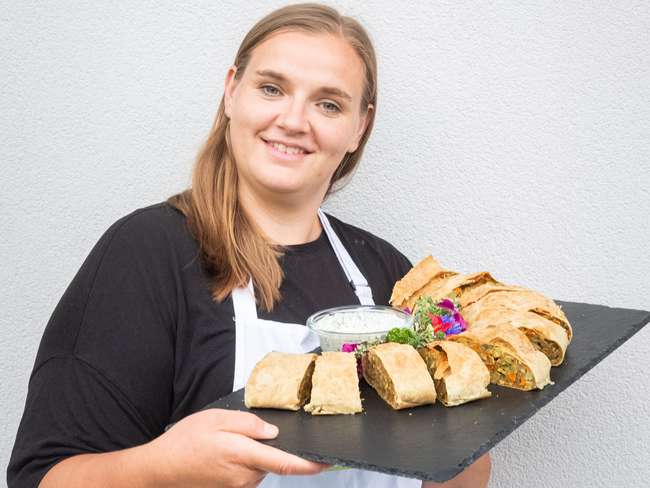 Gemüsestrudel mit Kürbiskernmehl