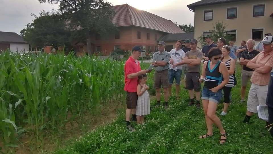 Sommerfeldbegehung bei Fam. Gebeshuber in Nußbach, 27. Juni 2022