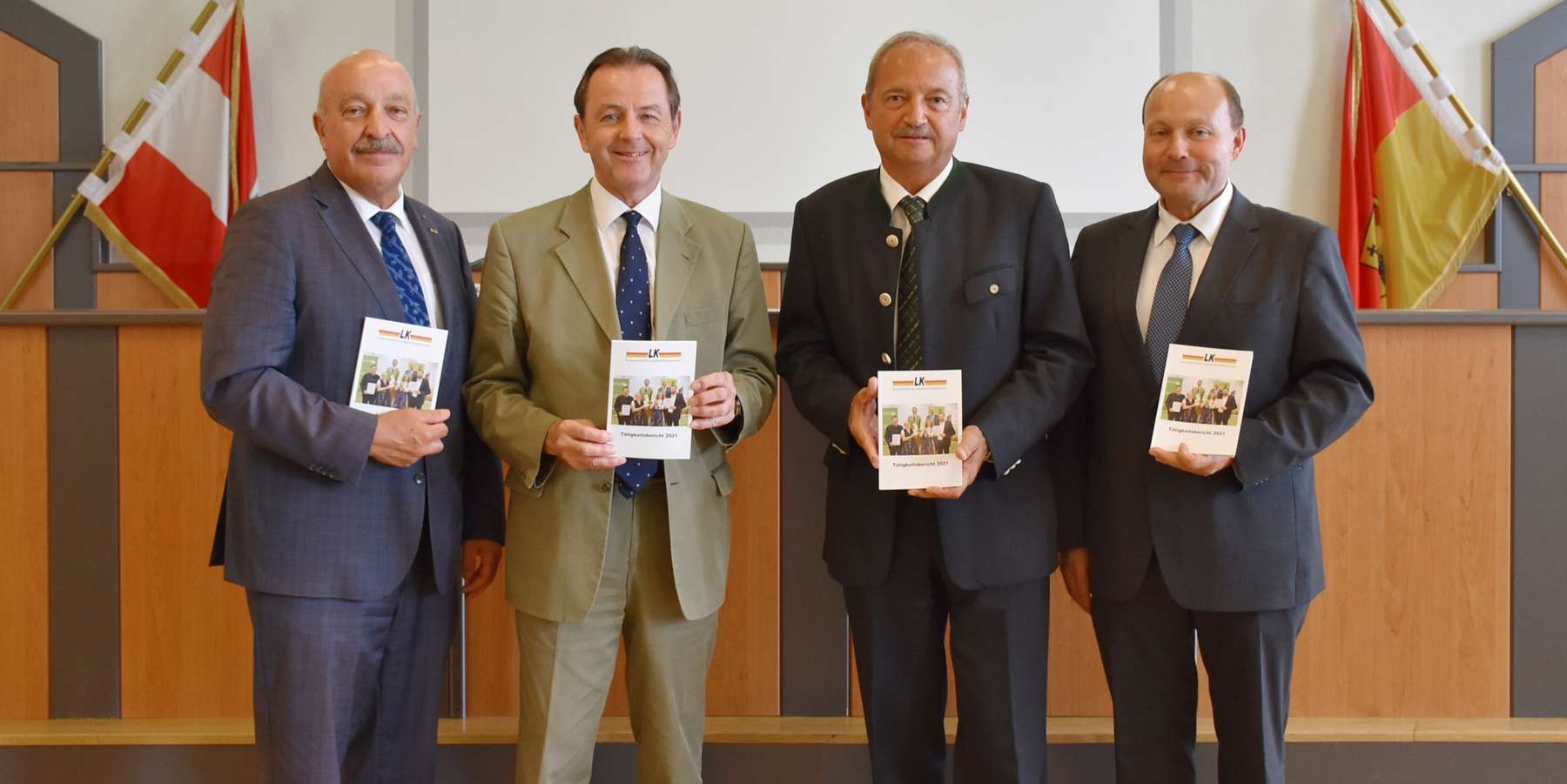 (c) Kaiser_Präsidium Vollversammlung LK Burgenland 20220629.jpg © Kaiser/LK Burgenland (c) Kaiser_Präsidium Vollversammlung LK Burgenland 20220629.jpg © Kaiser/LK Burgenland