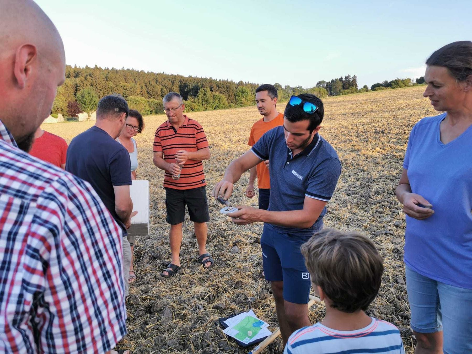 Vorstellung des Bodenkoffers mit Ing. Patrick Falkensteiner. Viele Meinungen wurden ausgetauscht und neue Eindrücke wurden gewonnen. Danke für das rege Interesse! © Franziska Zehetner