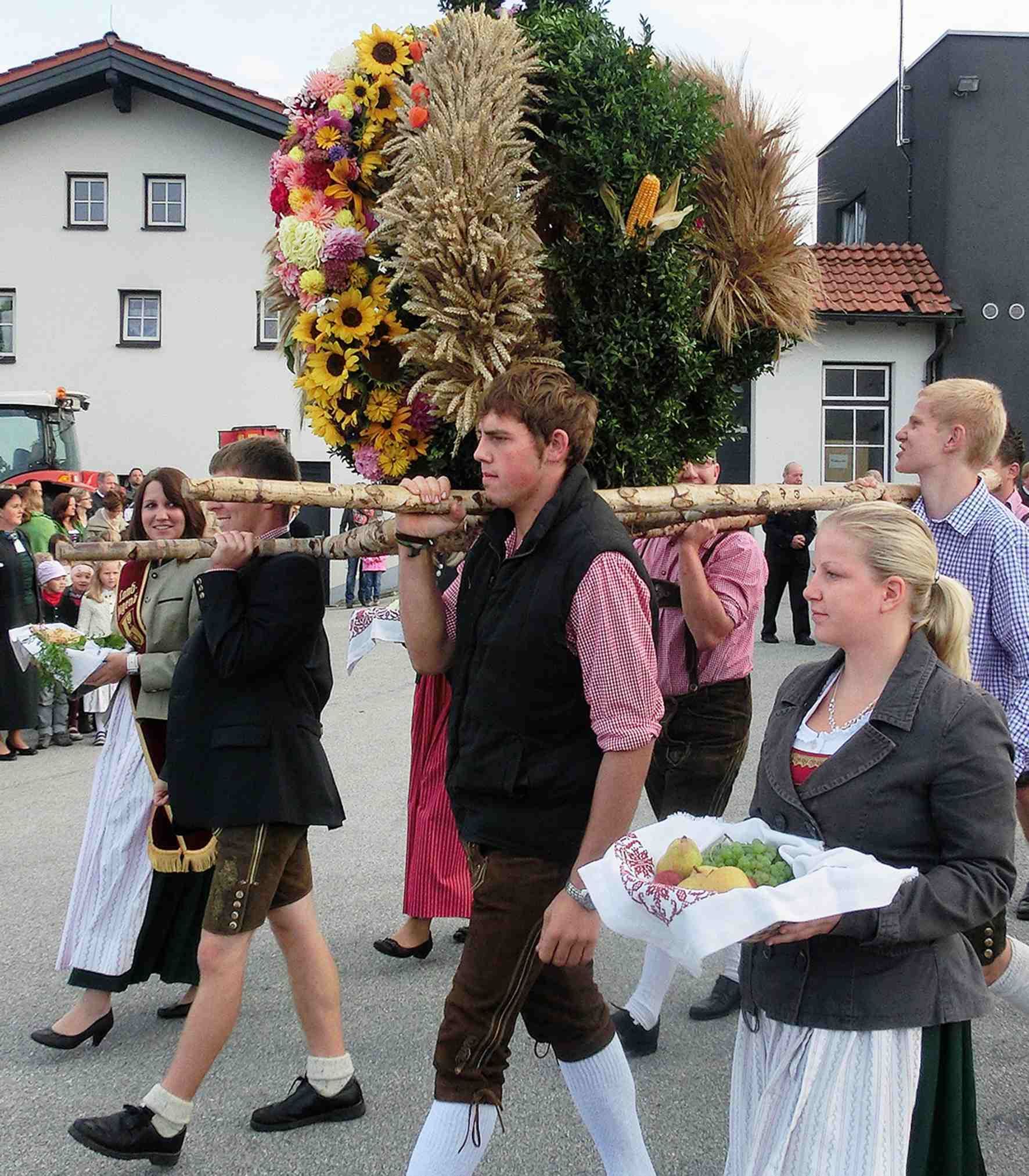 Festzug.jpg © Standl Festzug.jpg © Standl
