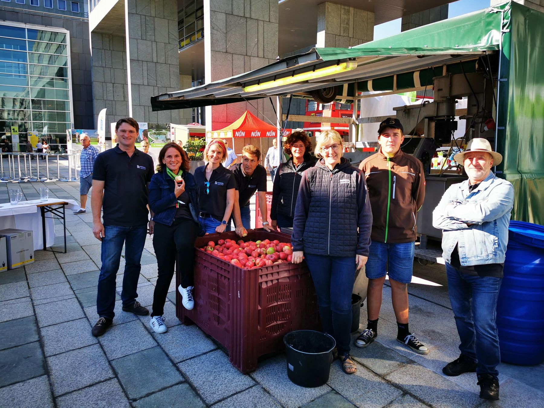 Apfelsaft pressen beim Landhausfest am Samstag, 3. September in St. Pölten.