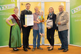 v.l.n.r.: Mostkönigin Sigrid I., LK NÖ-Präsident Johannes Schmuckenschlager, Manuel Sieder, AMA-Marketing-Managerin Karin Silberbauer, NÖ Obstbauverband-Obmann Martin Sedelmaier
 © Georg Pomassl/LK Niederösterreich