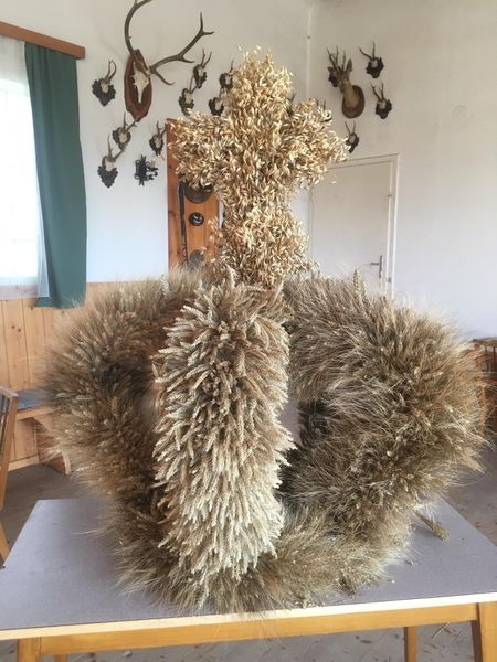 Erntekrone00.jpg Erntekrone00.jpg