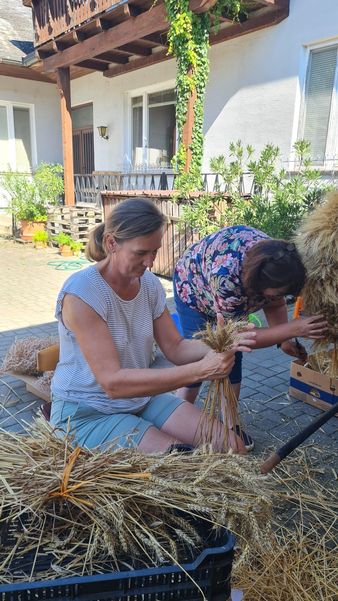 Erntekrone0.jpg Erntekrone0.jpg