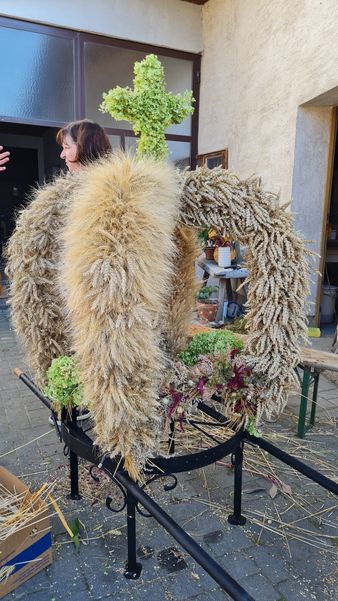 Erntekrone04.jpg Erntekrone04.jpg