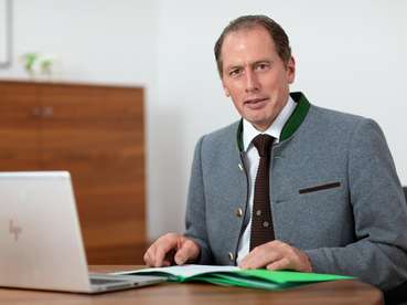 Josef Moosbrugger Büro neutral.jpg © Ludwig Schedel