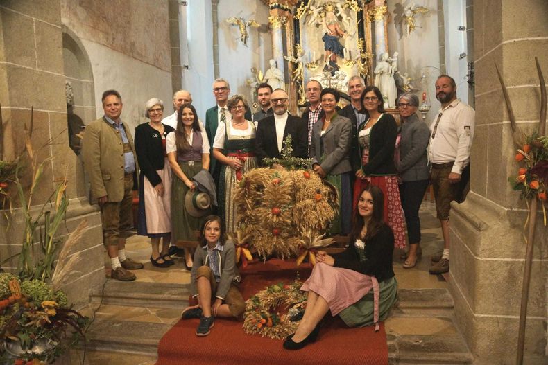 Erntedankfest mit den Bäuerinnen Erntedankfest mit den Bäuerinnen