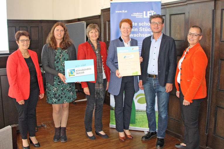 LFI_Klimabündnis_Gruppenbild.jpg © LFI/Berger LFI_Klimabündnis_Gruppenbild.jpg © LFI/Berger