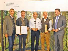 moritzscheer 2022-10-03 StaatspreisWald MoritzScheer 192 4c (Mittel).jpg moritzscheer 2022-10-03 StaatspreisWald MoritzScheer 192 4c (Mittel).jpg
