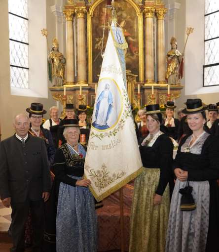 Fahne_2022a.jpg © Dürnberger Fahne_2022a.jpg © Dürnberger